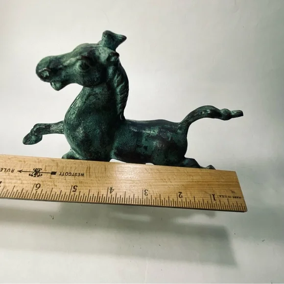 5 1/2" Vintage Reproduction of the Flying Horse of Gansu Statue Green Patina - Picture 15 of 16